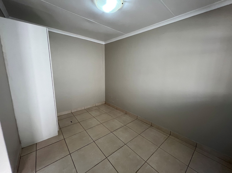 To Let 1 Bedroom Property for Rent in Irene Park North West